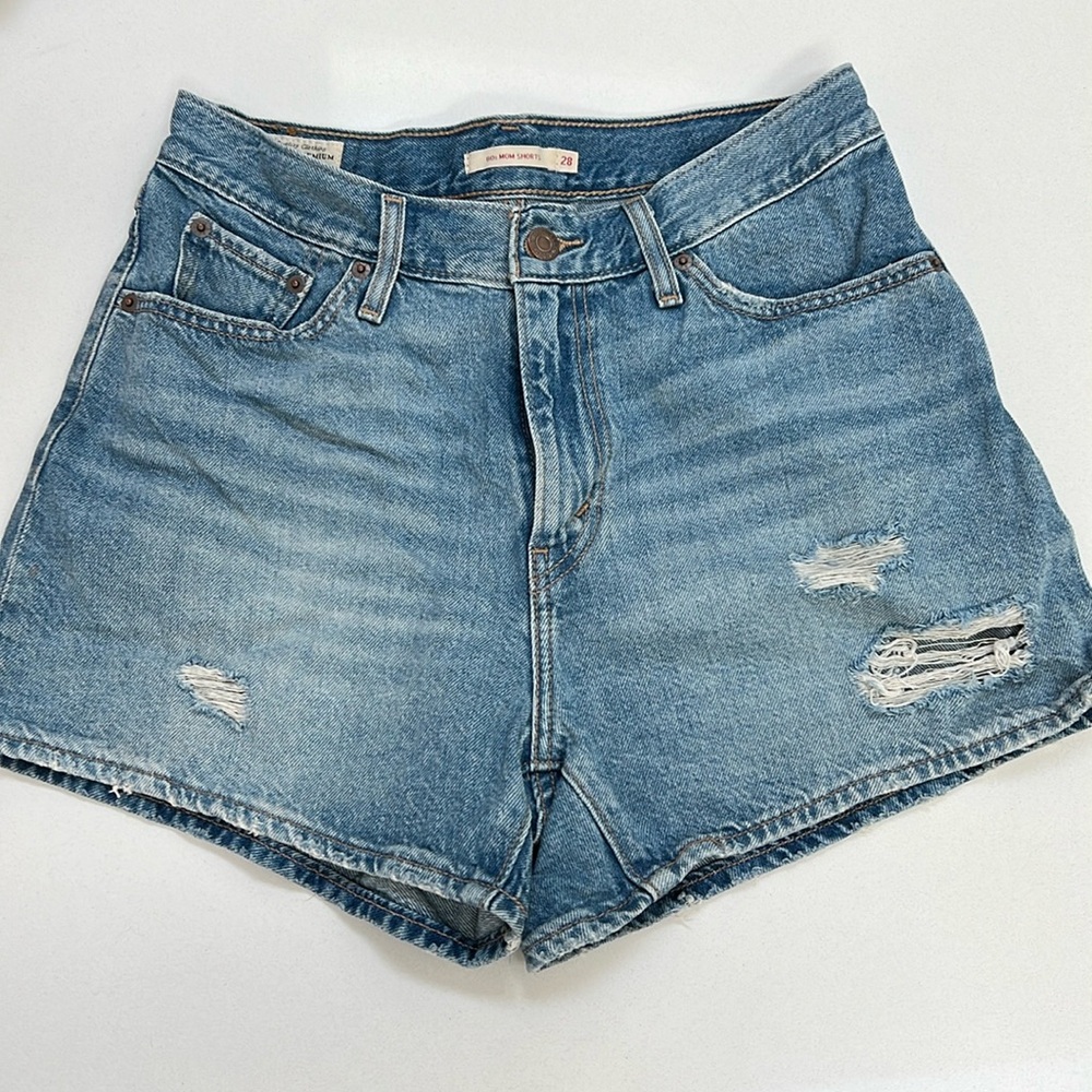 Levi's 80s Mom Jean Shorts